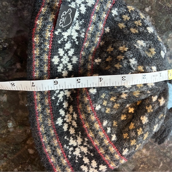 Turtle Fur Wool Hat with Pom Pom. fleece Lining. Snowflakes. Skiing. Outdoor - Picture 11 of 14